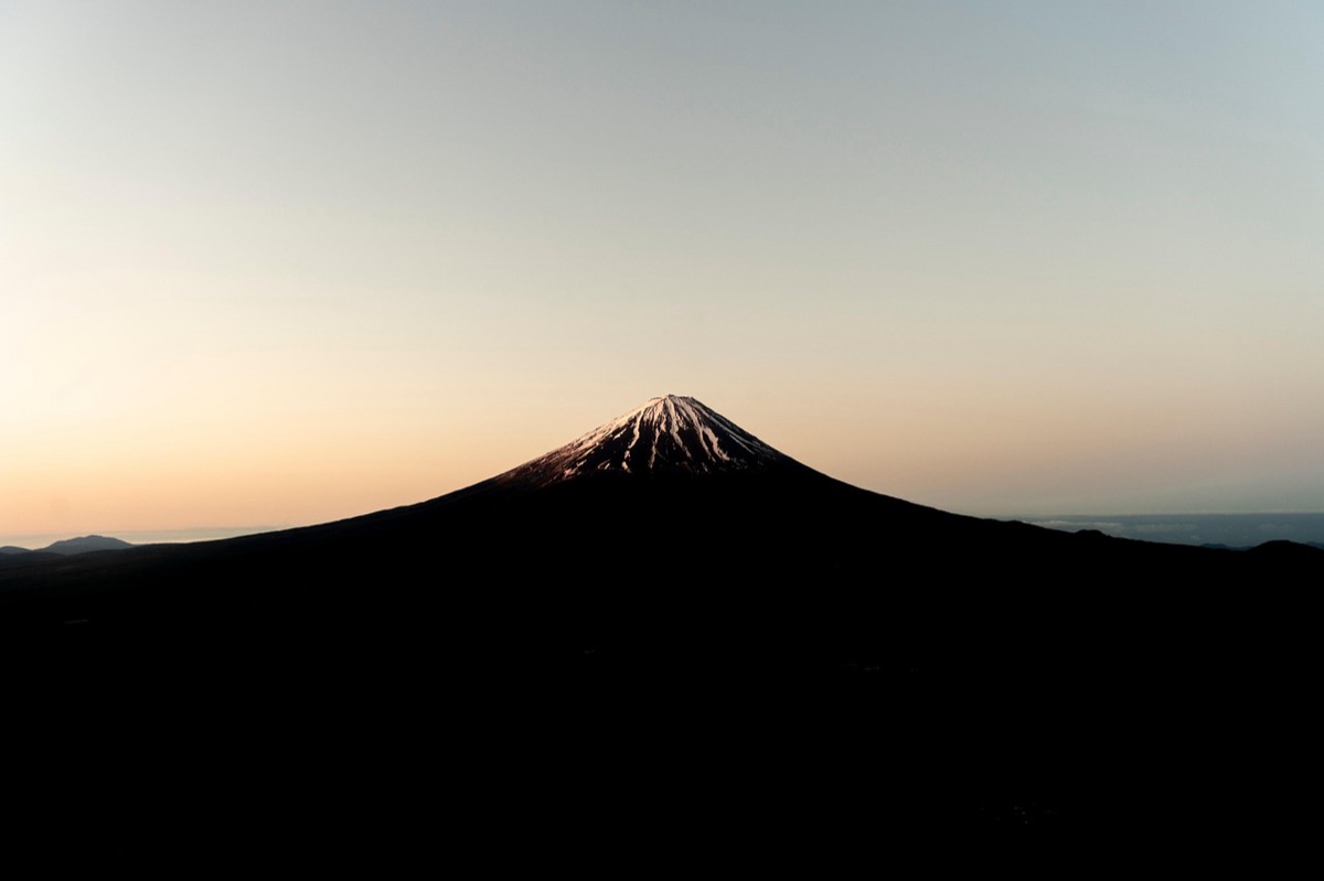 Hiker al sommito del Monte Fuji
